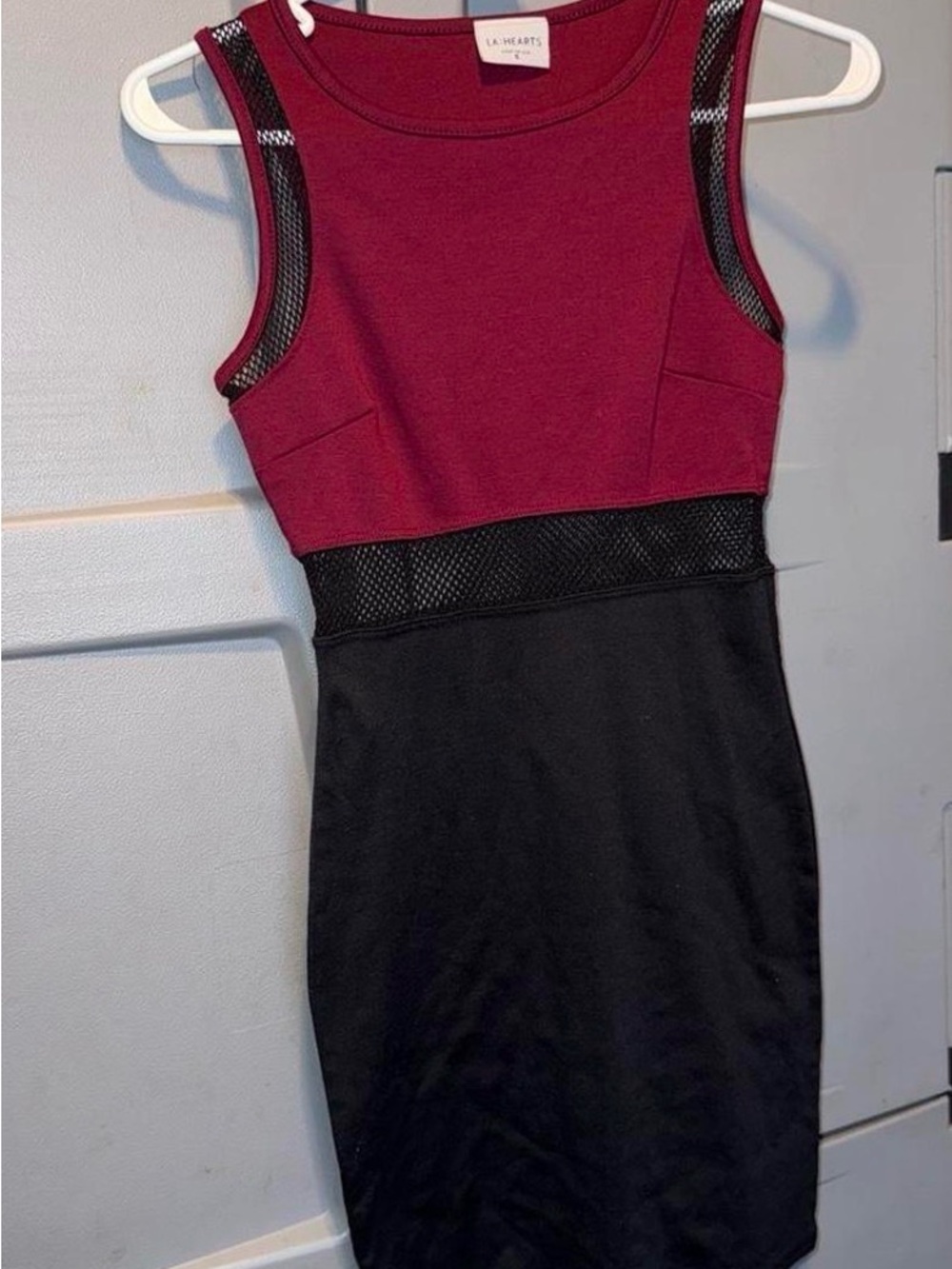 LA Hearts Sleeveless Midi Dress in Wine and Black